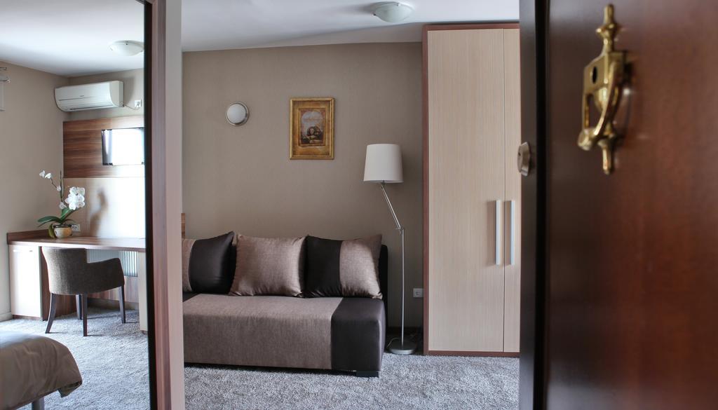 Garni Hotel Tema Nova Čačak Rom bilde