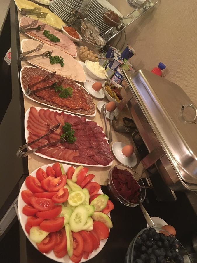 Garni Hotel Tema Nova Čačak Eksteriør bilde